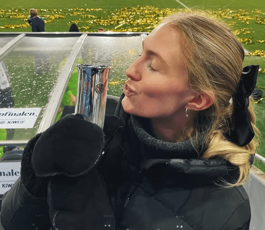 Tiktok-profilen har nesten 50 kamper i Toppserien: – Skulle bli&nbsp;fotballproff!