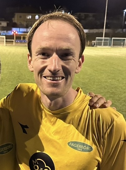 TV 2-kommentator Endre (30) klar for 4. div-klubb: – Skal motbevise&nbsp;kritikerne