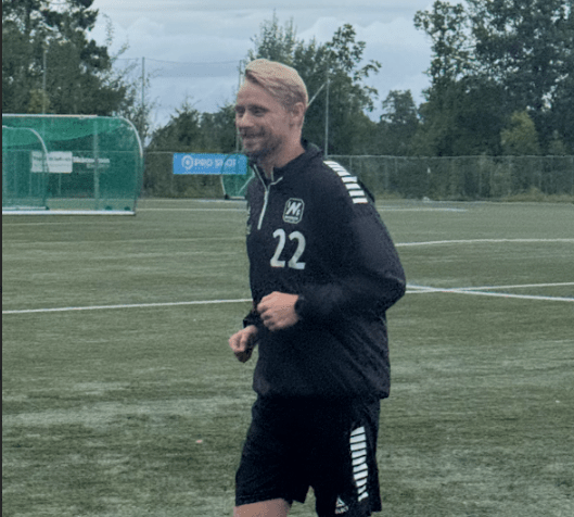 Fra Eliteserie til 5. divisjon – Eirik Haugstad åpner opp om høydepunkter, nederlag og uvanlige&nbsp;øyeblikk