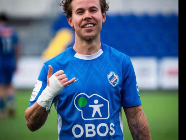 Grei-spiller Thomas ‘Big T’ har blitt kjendis på sosiale medier over natta: – Har midtlivskrise 