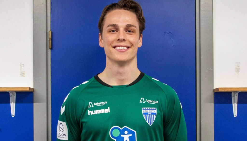 Oliver har Europa-kamper for Molde og møtt Wirtz og Xhaka. Nå spiller han i 4. divisjon